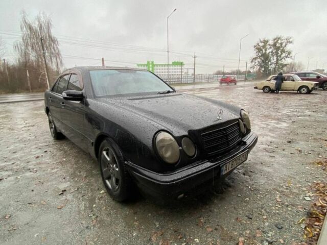 Черный Мерседес Е-Класс, объемом двигателя 2.4 л и пробегом 450 тыс. км за 2800 $, фото 1 на Automoto.ua