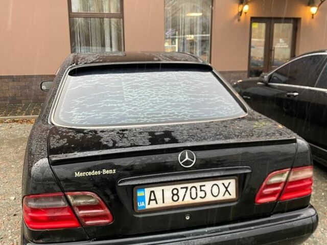 Черный Мерседес Е-Класс, объемом двигателя 2.4 л и пробегом 450 тыс. км за 2800 $, фото 6 на Automoto.ua