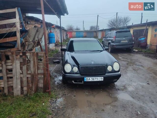 Черный Мерседес Е-Класс, объемом двигателя 2.8 л и пробегом 250 тыс. км за 3500 $, фото 18 на Automoto.ua