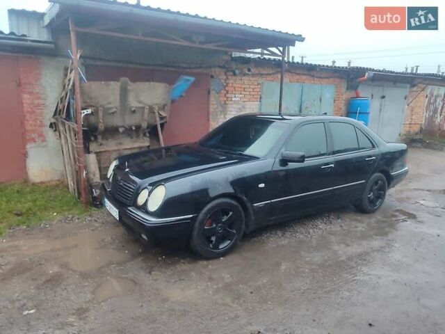 Черный Мерседес Е-Класс, объемом двигателя 2.8 л и пробегом 250 тыс. км за 3500 $, фото 17 на Automoto.ua