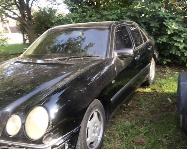 Чорний Мерседес Е-Клас, об'ємом двигуна 2.4 л та пробігом 400 тис. км за 3600 $, фото 1 на Automoto.ua
