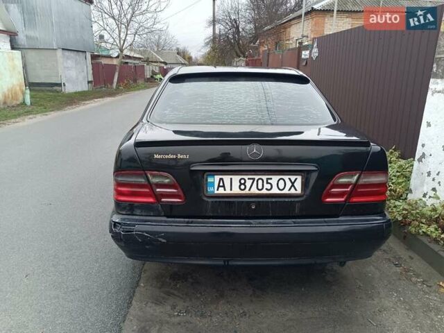 Черный Мерседес Е-Класс, объемом двигателя 2.4 л и пробегом 481 тыс. км за 2500 $, фото 7 на Automoto.ua