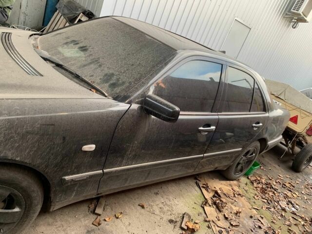 Чорний Мерседес Е-Клас, об'ємом двигуна 0 л та пробігом 280 тис. км за 2500 $, фото 1 на Automoto.ua