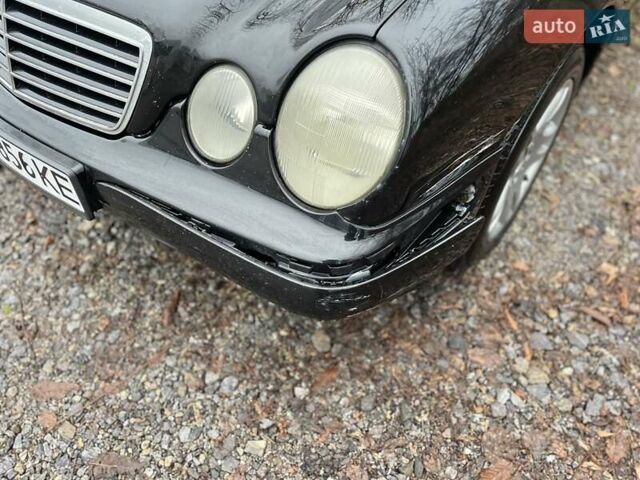 Черный Мерседес Е-Класс, объемом двигателя 2 л и пробегом 489 тыс. км за 3300 $, фото 20 на Automoto.ua