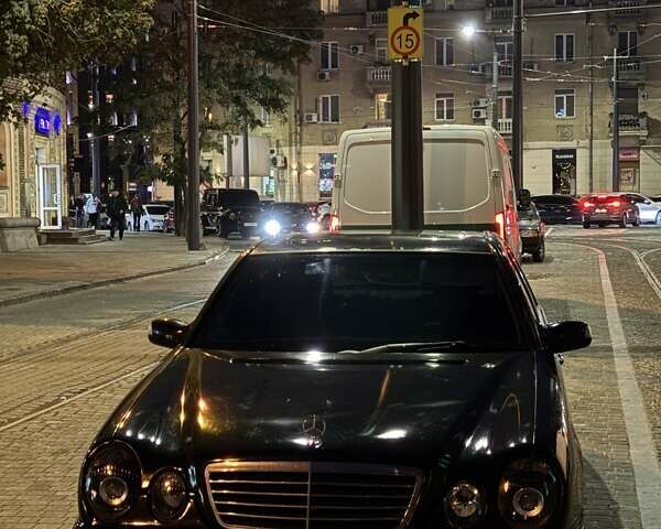 Черный Мерседес Е-Класс, объемом двигателя 3.2 л и пробегом 380 тыс. км за 4200 $, фото 1 на Automoto.ua