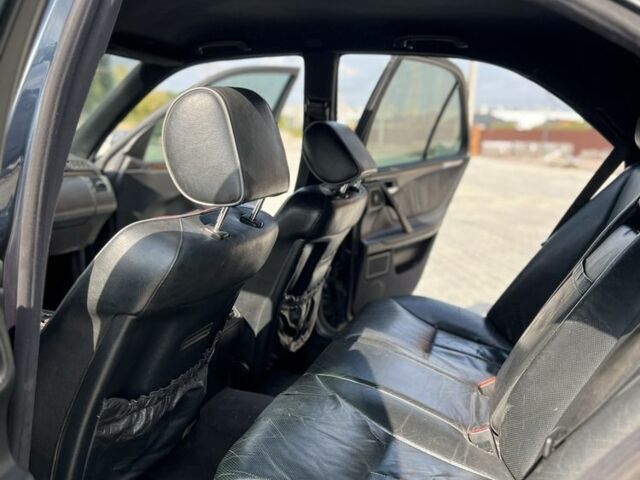 Черный Мерседес Е-Класс, объемом двигателя 4.3 л и пробегом 348 тыс. км за 4250 $, фото 7 на Automoto.ua