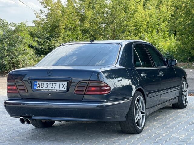 Черный Мерседес Е-Класс, объемом двигателя 4.3 л и пробегом 348 тыс. км за 4250 $, фото 5 на Automoto.ua