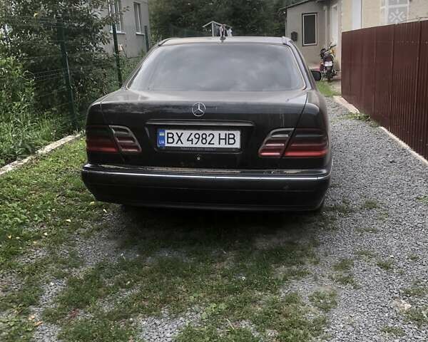 Черный Мерседес Е-Класс, объемом двигателя 2.7 л и пробегом 400 тыс. км за 4200 $, фото 3 на Automoto.ua