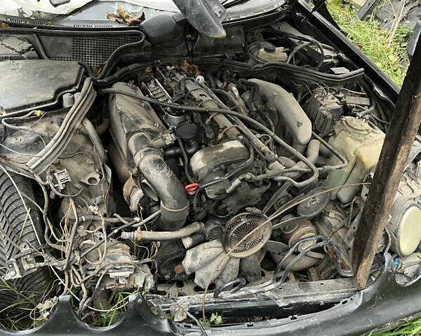 Чорний Мерседес Е-Клас, об'ємом двигуна 3.22 л та пробігом 420 тис. км за 2000 $, фото 11 на Automoto.ua