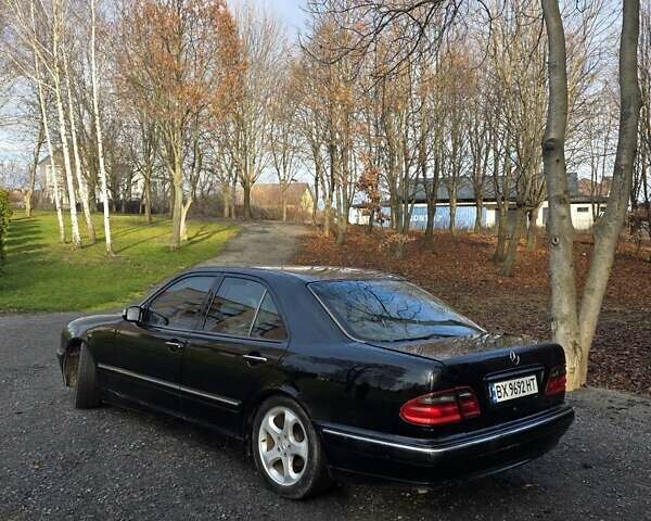 Чорний Мерседес Е-Клас, об'ємом двигуна 2.2 л та пробігом 387 тис. км за 2999 $, фото 4 на Automoto.ua