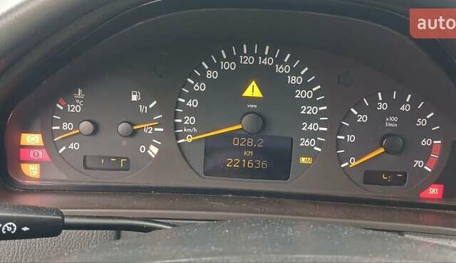 Черный Мерседес Е-Класс, объемом двигателя 2 л и пробегом 221 тыс. км за 3600 $, фото 11 на Automoto.ua