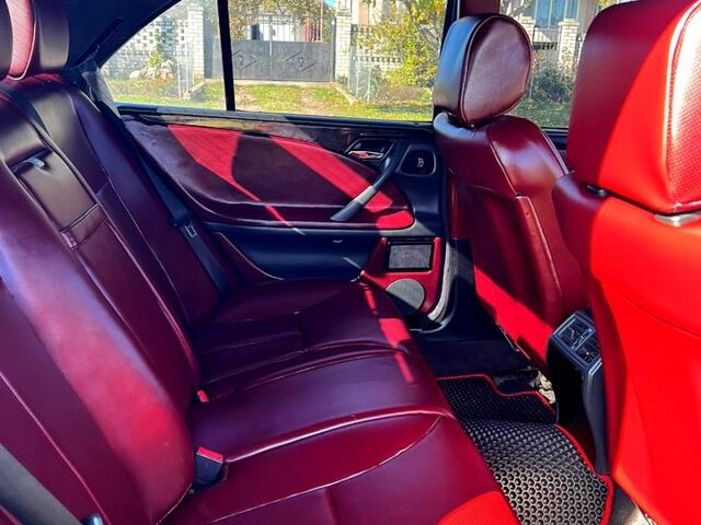 Черный Мерседес Е-Класс, объемом двигателя 2 л и пробегом 550 тыс. км за 4900 $, фото 3 на Automoto.ua