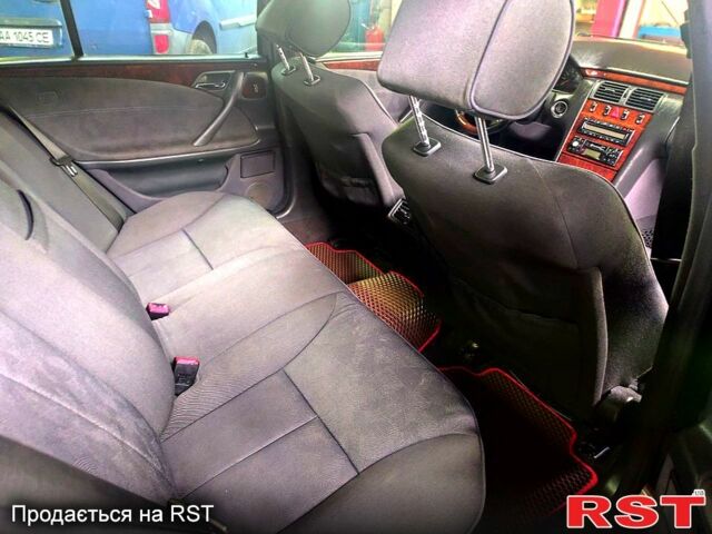 Чорний Мерседес Е-Клас, об'ємом двигуна 3.2 л та пробігом 268 тис. км за 5400 $, фото 13 на Automoto.ua