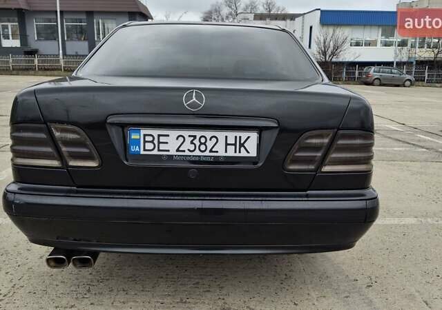 Чорний Мерседес Е-Клас, об'ємом двигуна 3.2 л та пробігом 322 тис. км за 3300 $, фото 4 на Automoto.ua