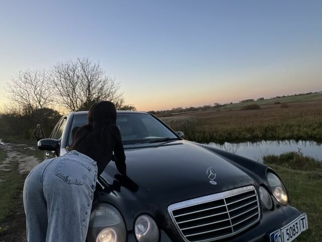 Черный Мерседес Е-Класс, объемом двигателя 3.2 л и пробегом 290 тыс. км за 1799 $, фото 3 на Automoto.ua