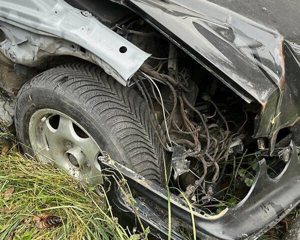 Чорний Мерседес Е-Клас, об'ємом двигуна 3.22 л та пробігом 420 тис. км за 2000 $, фото 19 на Automoto.ua