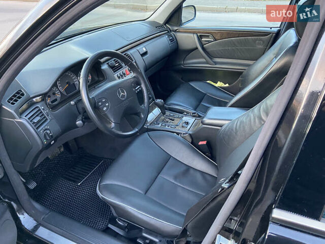 Чорний Мерседес Е-Клас, об'ємом двигуна 3.22 л та пробігом 399 тис. км за 6500 $, фото 8 на Automoto.ua