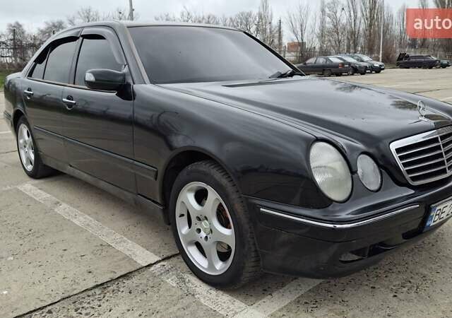 Чорний Мерседес Е-Клас, об'ємом двигуна 3.2 л та пробігом 322 тис. км за 3300 $, фото 8 на Automoto.ua