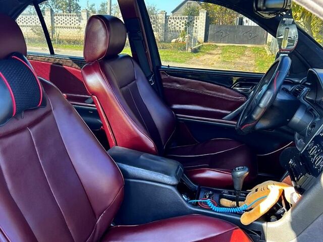 Черный Мерседес Е-Класс, объемом двигателя 2 л и пробегом 550 тыс. км за 4900 $, фото 4 на Automoto.ua