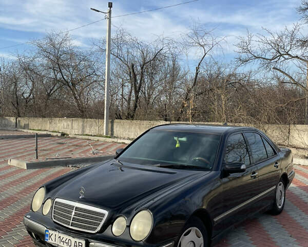 Чорний Мерседес Е-Клас, об'ємом двигуна 2 л та пробігом 259 тис. км за 4000 $, фото 11 на Automoto.ua