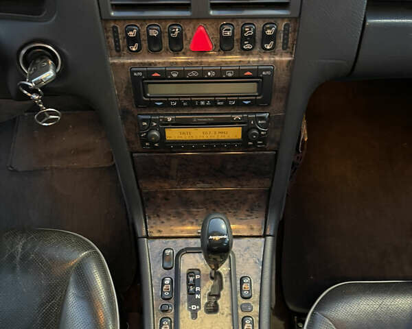 Черный Мерседес Е-Класс, объемом двигателя 4.3 л и пробегом 450 тыс. км за 5700 $, фото 7 на Automoto.ua