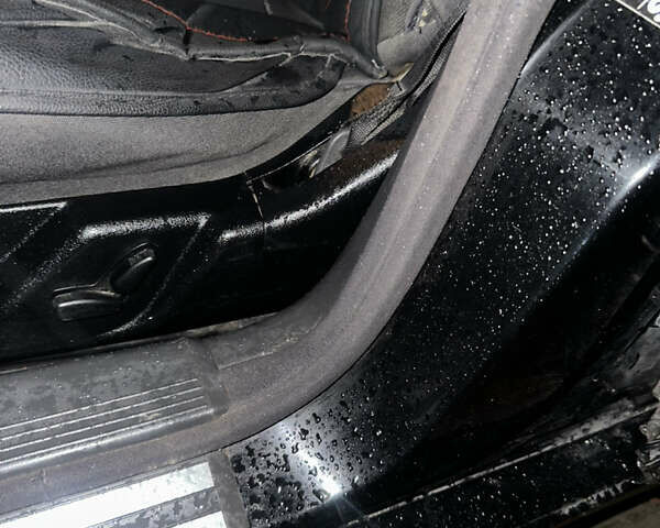 Мерседес Е-Клас 2000 у Житомирі на Automoto.ua Чорний Мерседес Е-Клас, об'ємом двигуна 2 л та пробігом 350 тис. км за 4200 $, фото 13 на Automoto.ua