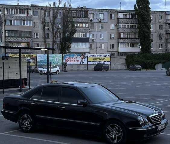 Черный Мерседес Е-Класс, объемом двигателя 3.2 л и пробегом 380 тыс. км за 4200 $, фото 5 на Automoto.ua