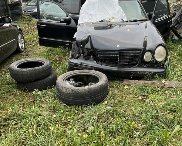 Чорний Мерседес Е-Клас, об'ємом двигуна 3.22 л та пробігом 420 тис. км за 2000 $, фото 21 на Automoto.ua