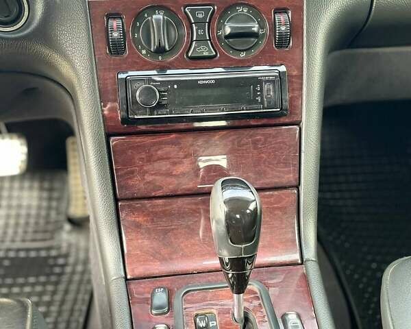 Черный Мерседес Е-Класс, объемом двигателя 3.2 л и пробегом 320 тыс. км за 3500 $, фото 7 на Automoto.ua