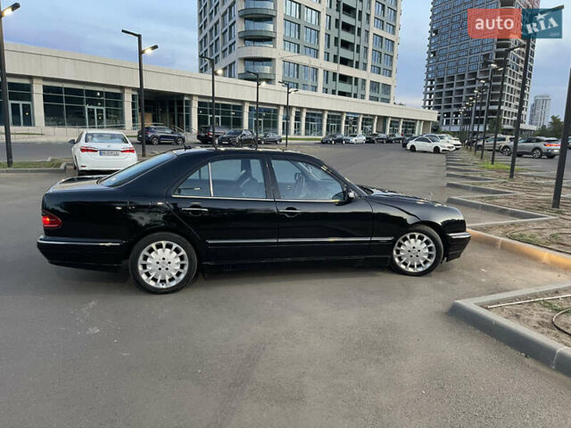 Черный Мерседес Е-Класс, объемом двигателя 4.3 л и пробегом 450 тыс. км за 5700 $, фото 2 на Automoto.ua