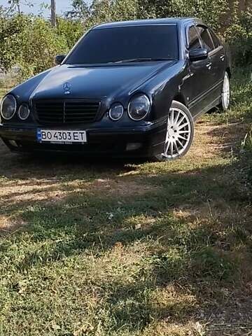 Черный Мерседес Е-Класс, объемом двигателя 4.3 л и пробегом 380 тыс. км за 7299 $, фото 5 на Automoto.ua