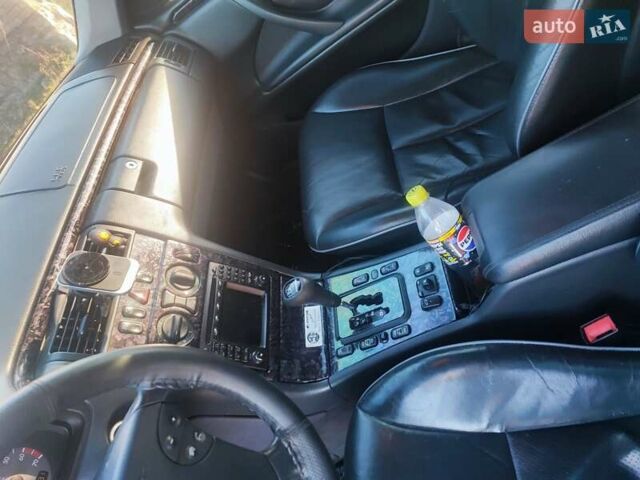 Чорний Мерседес Е-Клас, об'ємом двигуна 3.2 л та пробігом 337 тис. км за 4200 $, фото 8 на Automoto.ua