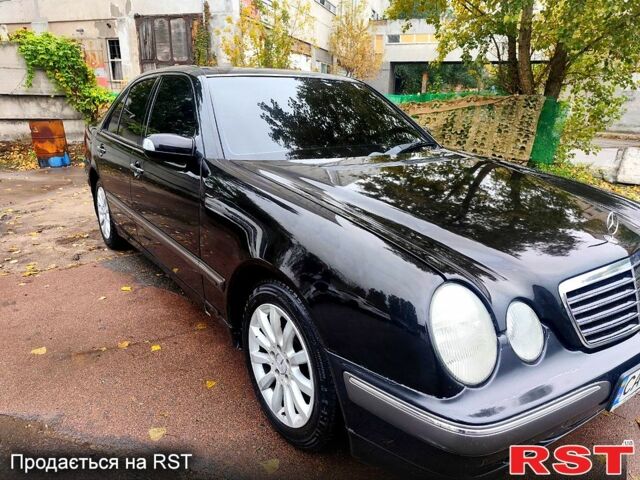 Чорний Мерседес Е-Клас, об'ємом двигуна 3.2 л та пробігом 268 тис. км за 5400 $, фото 2 на Automoto.ua