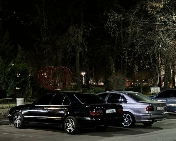 Черный Мерседес Е-Класс, объемом двигателя 3.2 л и пробегом 380 тыс. км за 4200 $, фото 7 на Automoto.ua