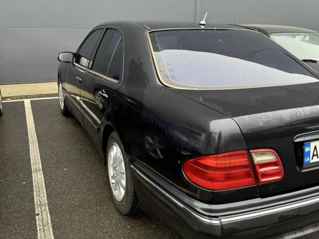 Чорний Мерседес Е-Клас, об'ємом двигуна 2 л та пробігом 360 тис. км за 3000 $, фото 6 на Automoto.ua