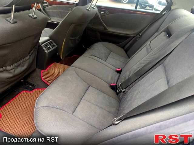 Чорний Мерседес Е-Клас, об'ємом двигуна 3.2 л та пробігом 268 тис. км за 5400 $, фото 9 на Automoto.ua