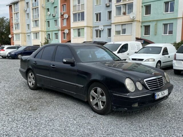 Черный Мерседес Е-Класс, объемом двигателя 3.2 л и пробегом 355 тыс. км за 3200 $, фото 1 на Automoto.ua