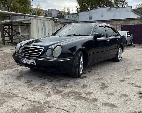 Черный Мерседес Е-Класс, объемом двигателя 3.2 л и пробегом 320 тыс. км за 3500 $, фото 1 на Automoto.ua
