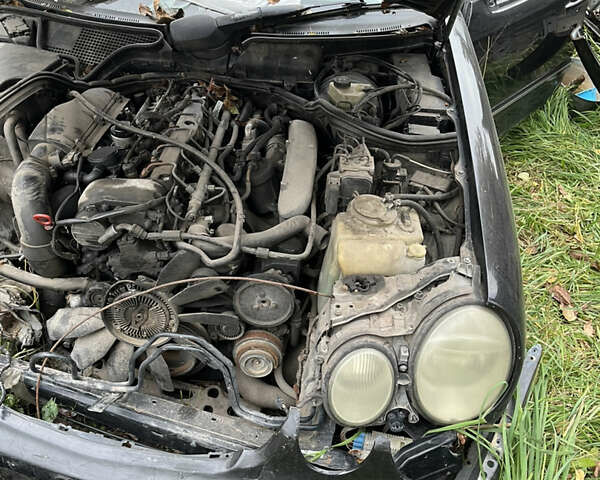 Чорний Мерседес Е-Клас, об'ємом двигуна 3.22 л та пробігом 420 тис. км за 2000 $, фото 9 на Automoto.ua