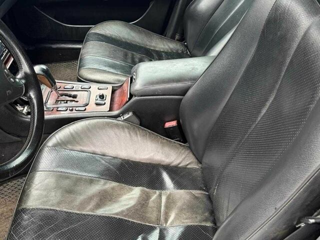 Черный Мерседес Е-Класс, объемом двигателя 2.2 л и пробегом 500 тыс. км за 4000 $, фото 1 на Automoto.ua