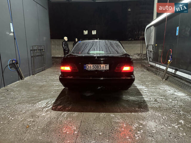 Чорний Мерседес Е-Клас, об'ємом двигуна 3.2 л та пробігом 320 тис. км за 2500 $, фото 14 на Automoto.ua