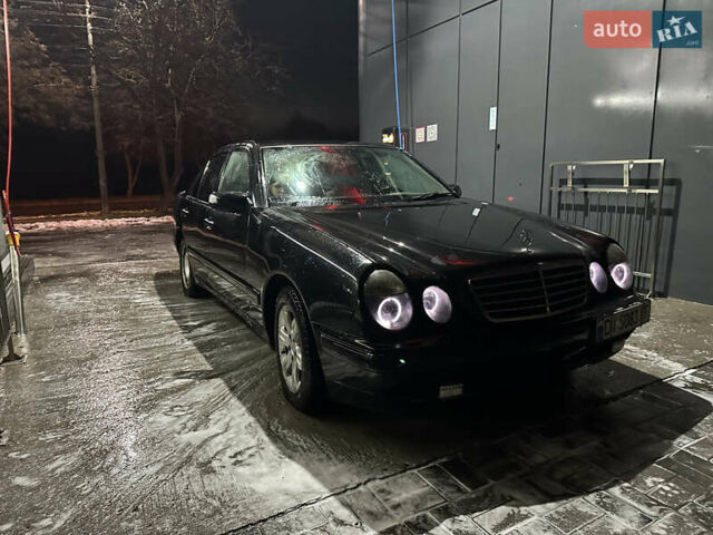 Чорний Мерседес Е-Клас, об'ємом двигуна 3.2 л та пробігом 320 тис. км за 2500 $, фото 11 на Automoto.ua