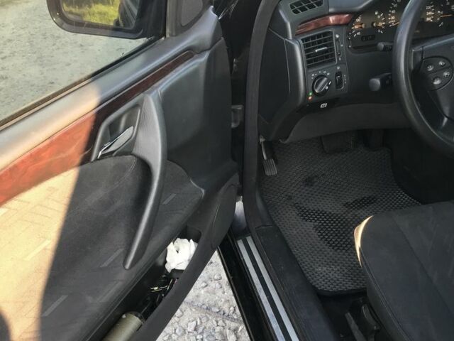 Черный Мерседес Е-Класс, объемом двигателя 0 л и пробегом 360 тыс. км за 4000 $, фото 5 на Automoto.ua