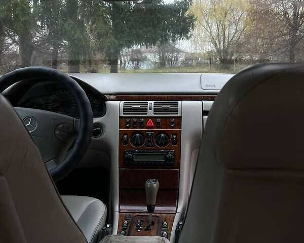 Черный Мерседес Е-Класс, объемом двигателя 2.8 л и пробегом 547 тыс. км за 2950 $, фото 13 на Automoto.ua