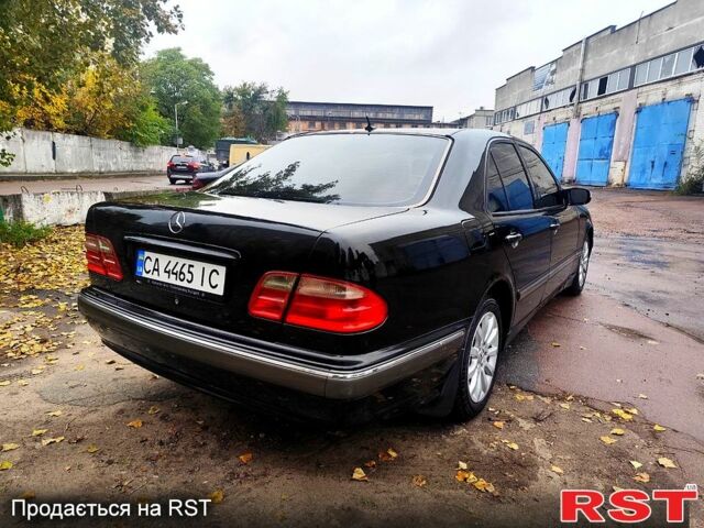 Чорний Мерседес Е-Клас, об'ємом двигуна 3.2 л та пробігом 268 тис. км за 5400 $, фото 6 на Automoto.ua