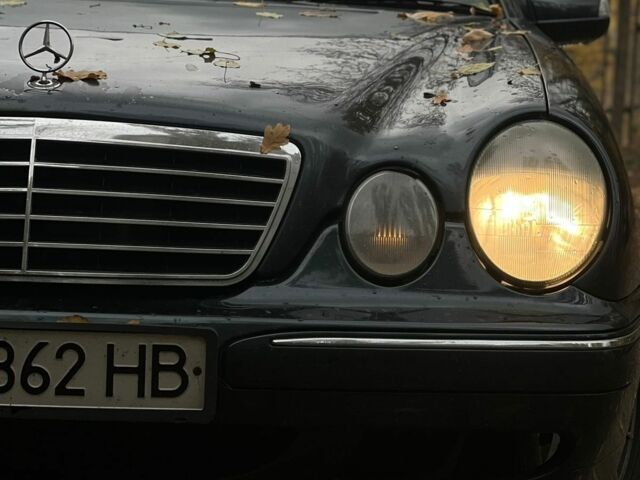 Черный Мерседес Е-Класс, объемом двигателя 2.1 л и пробегом 380 тыс. км за 3200 $, фото 2 на Automoto.ua