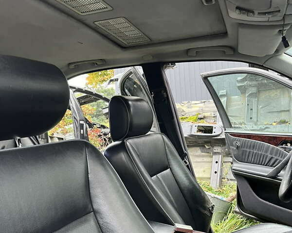 Чорний Мерседес Е-Клас, об'ємом двигуна 3.22 л та пробігом 420 тис. км за 2000 $, фото 6 на Automoto.ua