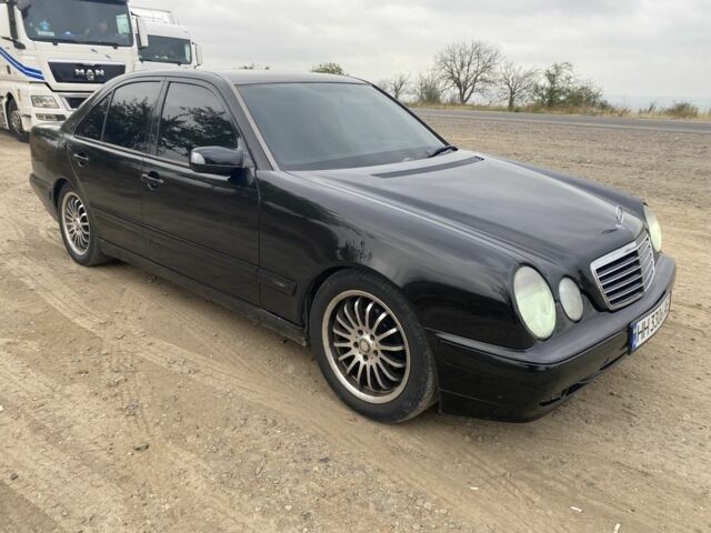 Черный Мерседес Е-Класс, объемом двигателя 2 л и пробегом 450 тыс. км за 3800 $, фото 6 на Automoto.ua