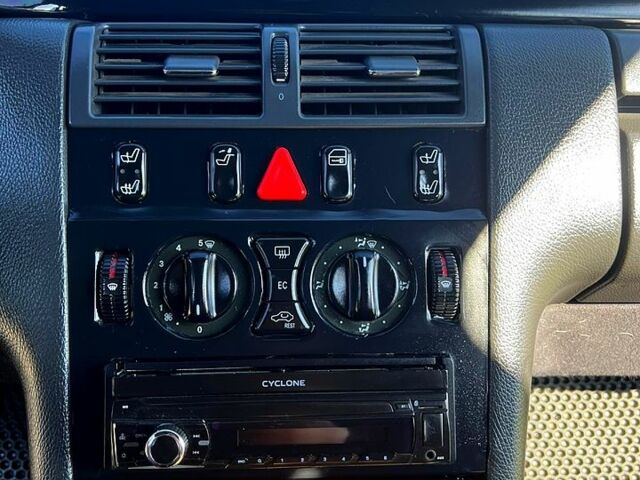 Черный Мерседес Е-Класс, объемом двигателя 2 л и пробегом 550 тыс. км за 4900 $, фото 2 на Automoto.ua