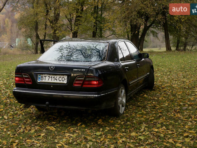 Черный Мерседес Е-Класс, объемом двигателя 3.2 л и пробегом 380 тыс. км за 2600 $, фото 1 на Automoto.ua